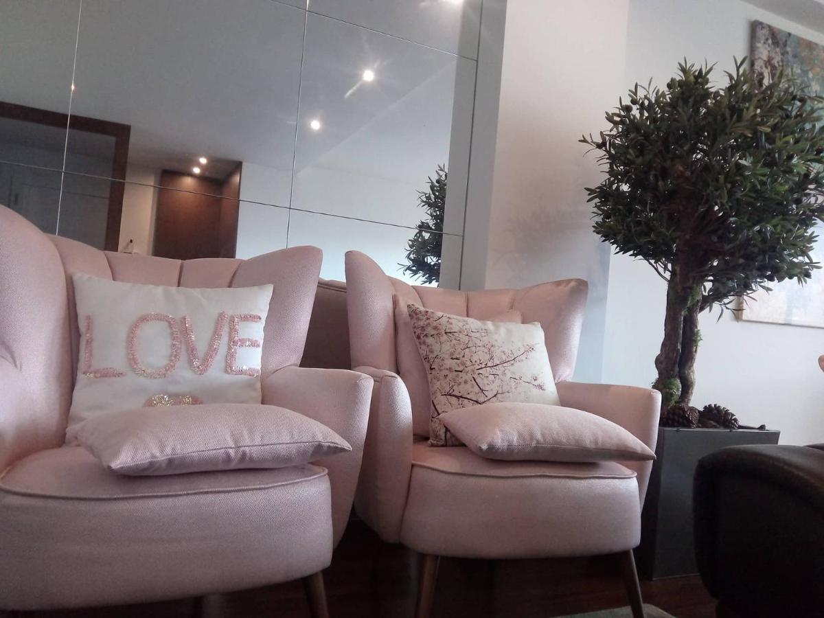 Luxury 3 Bedroom Penthouse With Private Garage Appartement *