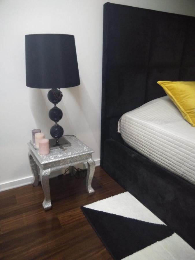 Luxury 3 Bedroom Penthouse With Private Garage Appartement *