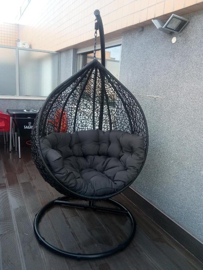 Luxury 3 Bedroom Penthouse With Private Garage Apartment