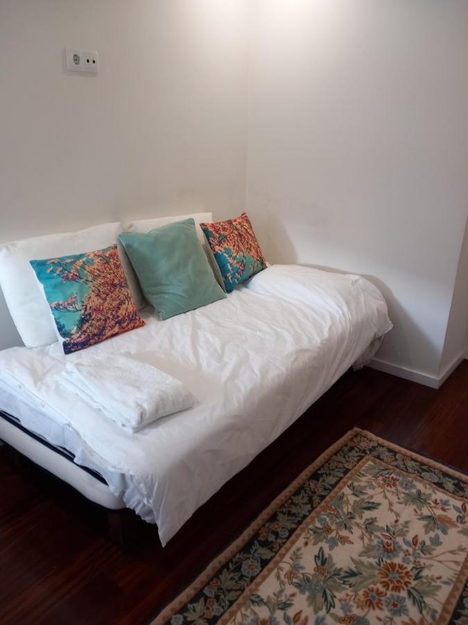 Luxury 3 Bedroom Penthouse With Private Garage Apartment *